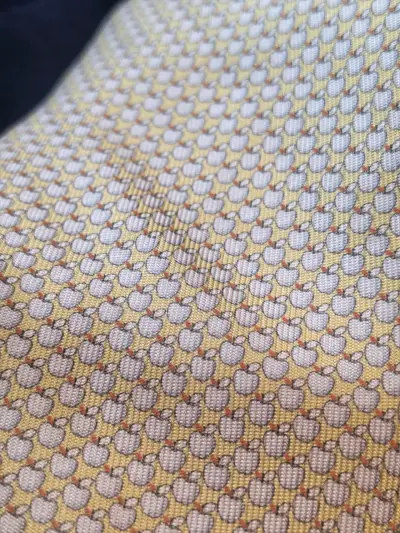 Corbata Salvatore Ferragamo de seda amarilla - miniatura 4