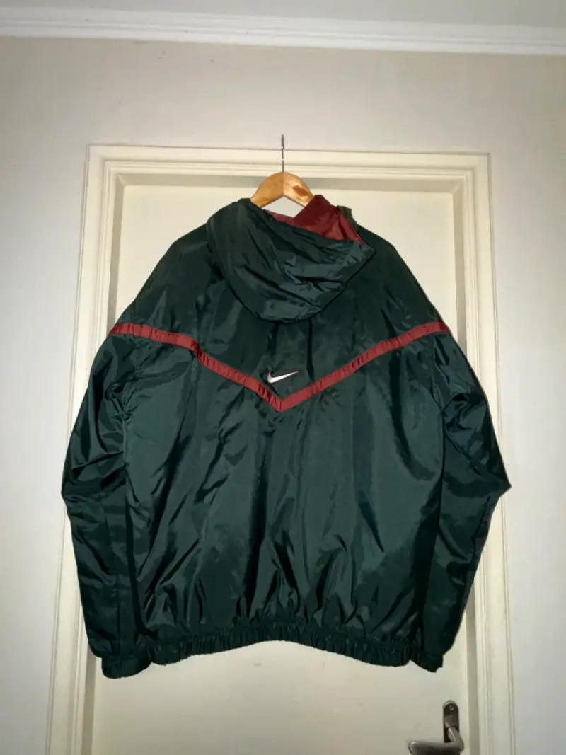 Chaqueta cortaviento verde Nike - 2