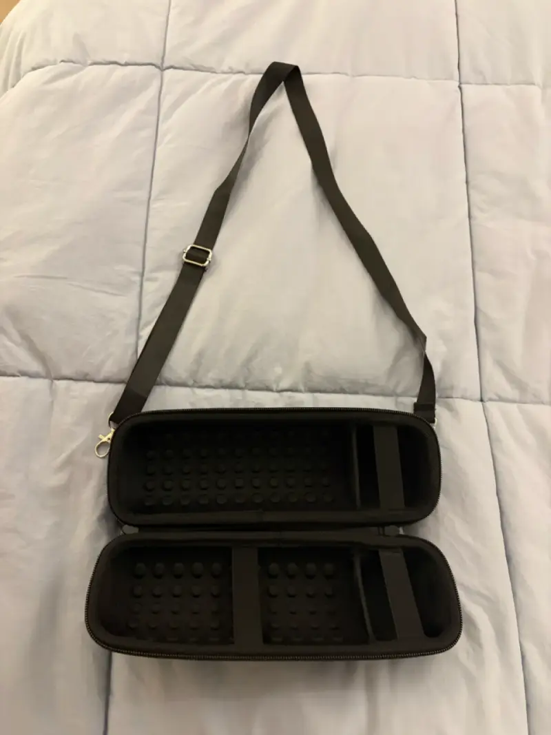 Estuche rígido negro para consola portátil JBL 6 - 2