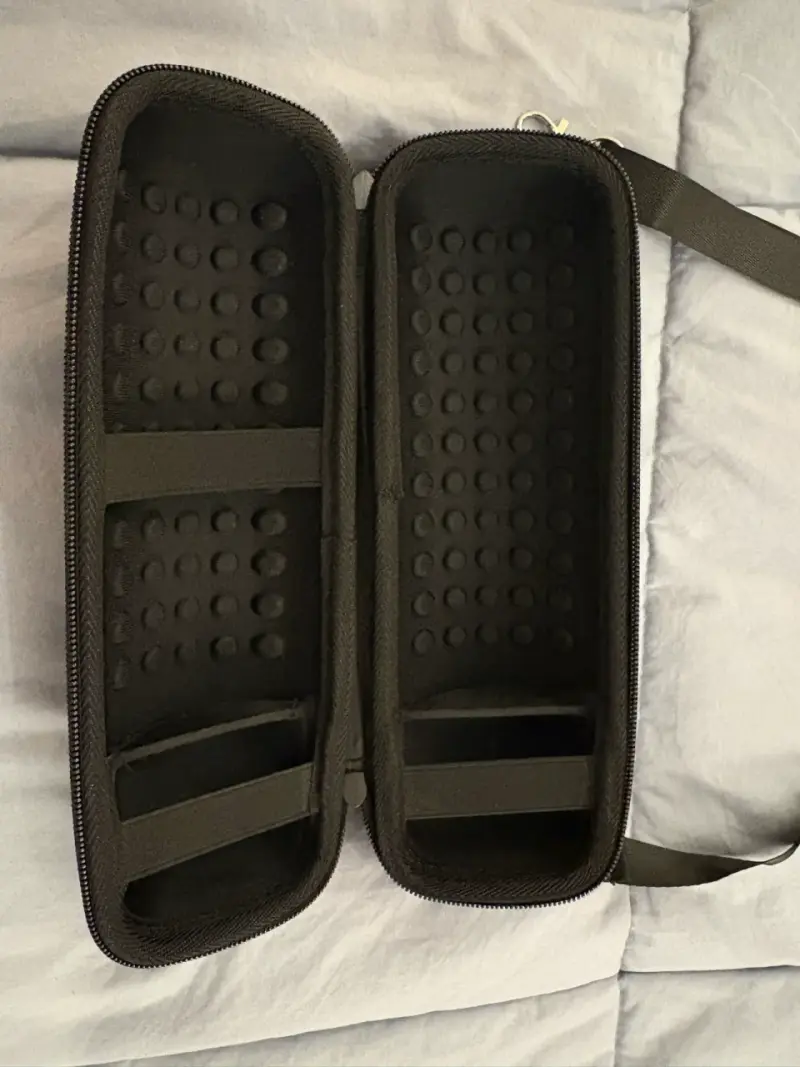 Estuche rígido negro para consola portátil JBL 6 - 3