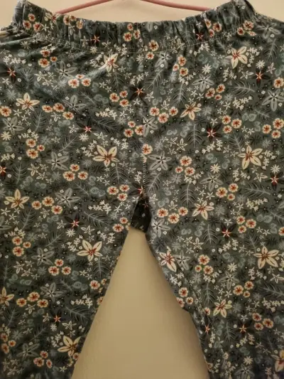 Leggings estampados florales No Boundaries - miniatura 3