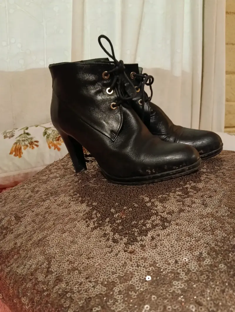 Botines de cuero negro con cordones - 2