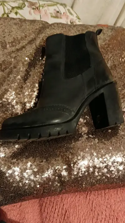 Botines de cuero negro con tacón grueso - miniatura 1