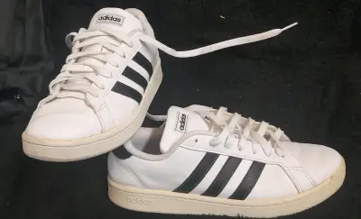 Zapatillas deportivas blancas Adidas clásicas - miniatura 1