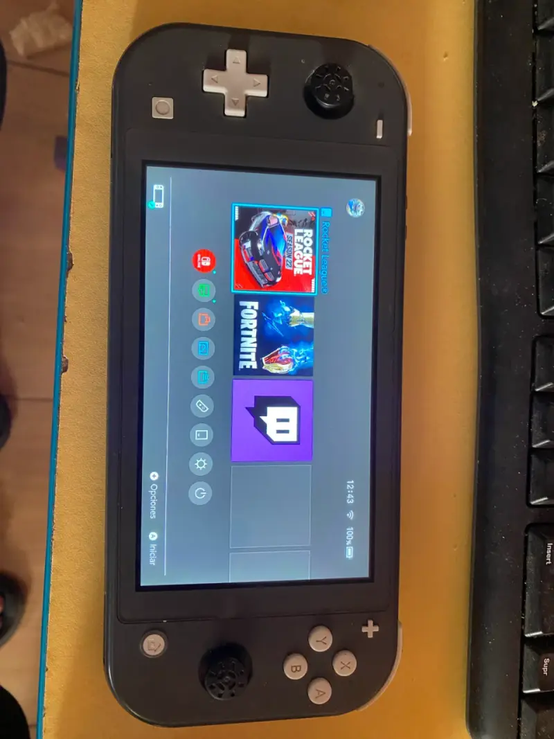 Nintendo Switch Lite - 1