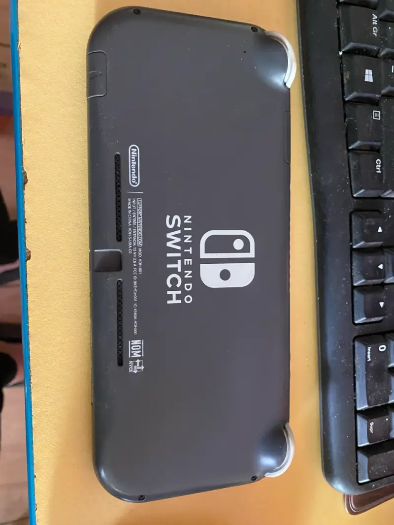 Nintendo Switch Lite - 3