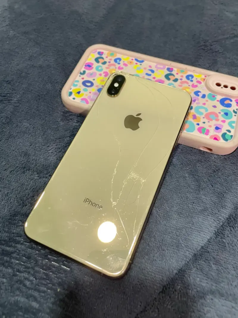 iPhone XS max con detalle funcionando normalmente - 1