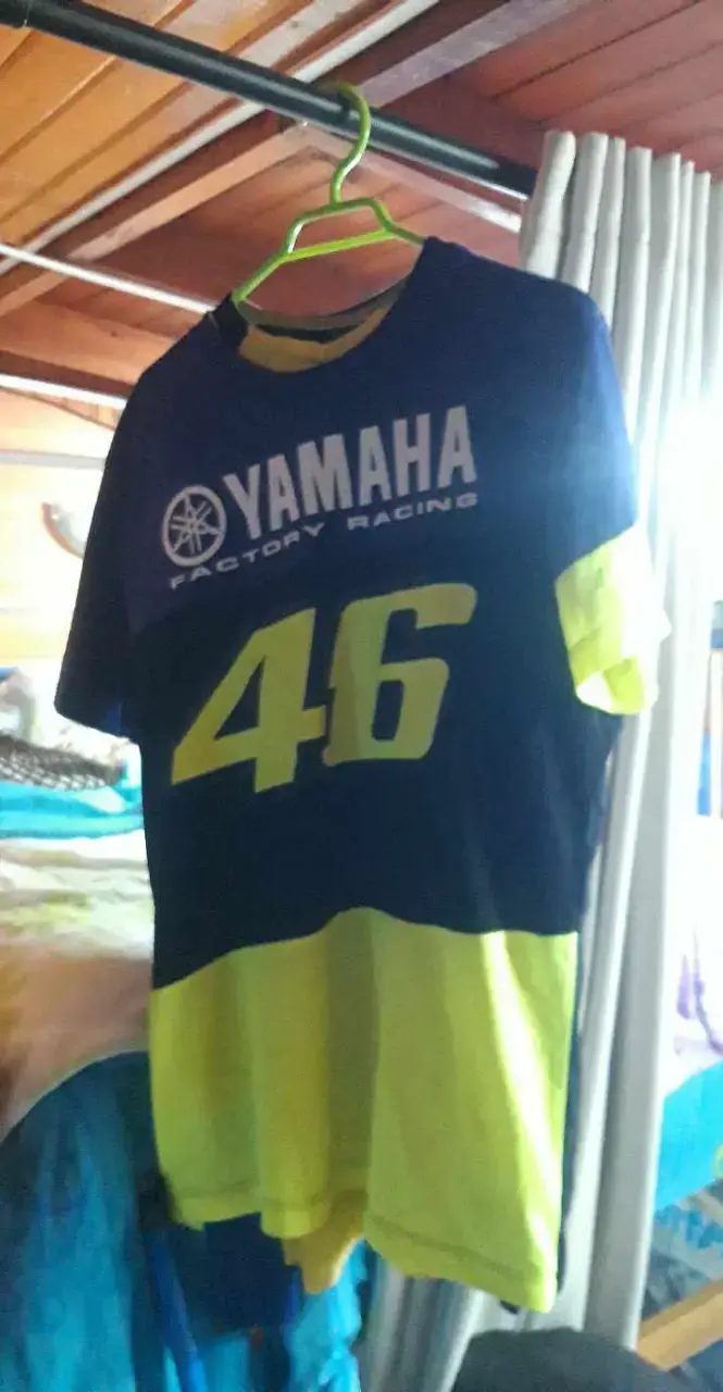 Polera Yamaha Factory Racing azul y amarilla