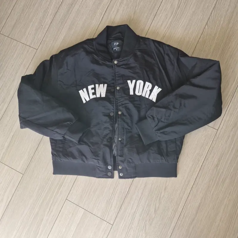 Chaqueta bomber negra New York