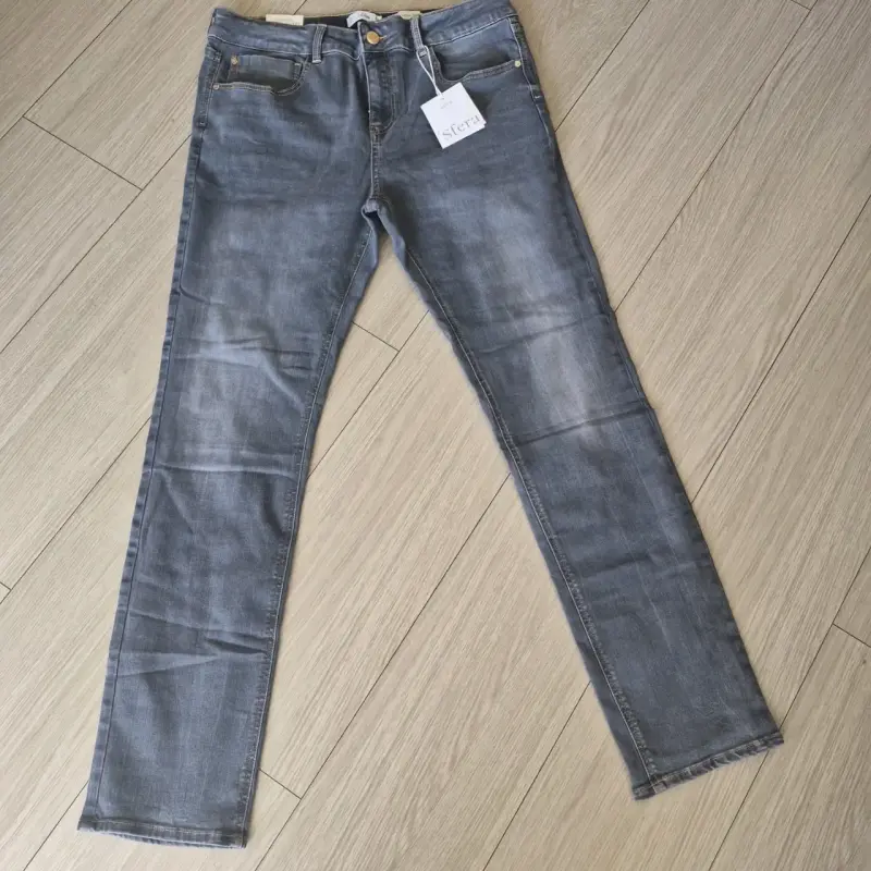 Jeans de mezclilla gris para mujer Sfera