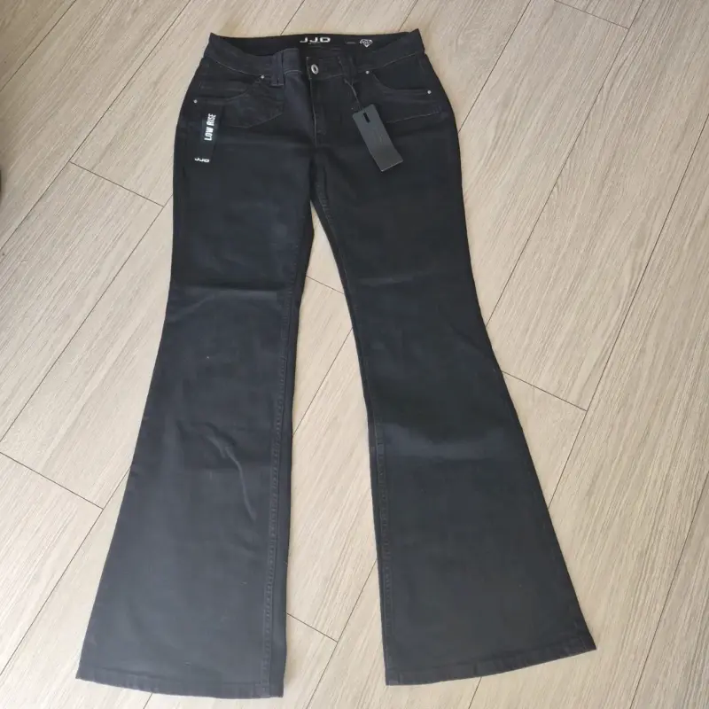 Pantalones acampanados negros JJO para mujer