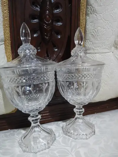 Bomboneras  cin tapa y pedestal - miniatura 1