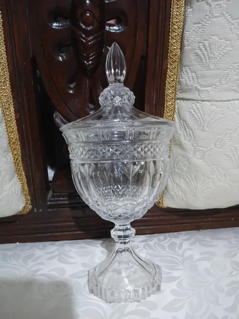 Bomboneras  cin tapa y pedestal - 2
