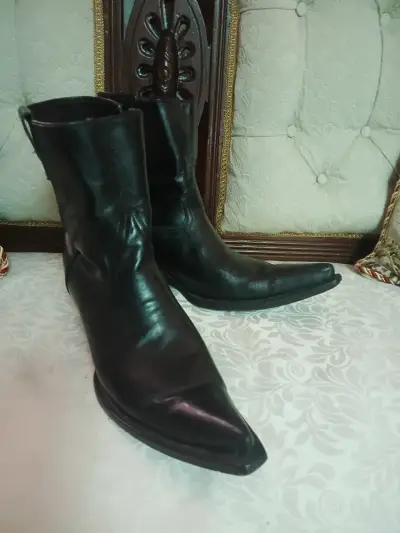 Botas de cuero negras estilo vaquero - miniatura 2