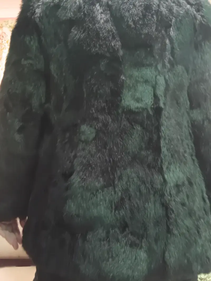 Abrigo de piel negro elegante - 3