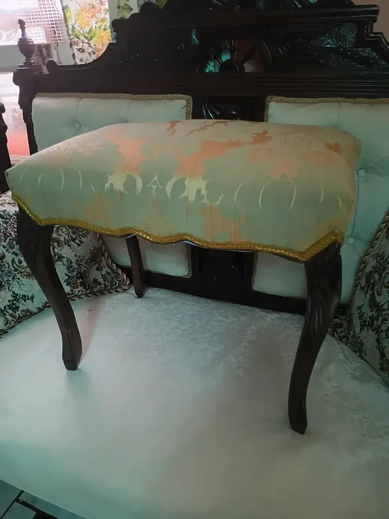 Banqueta de madera con tapiz clásico - 3