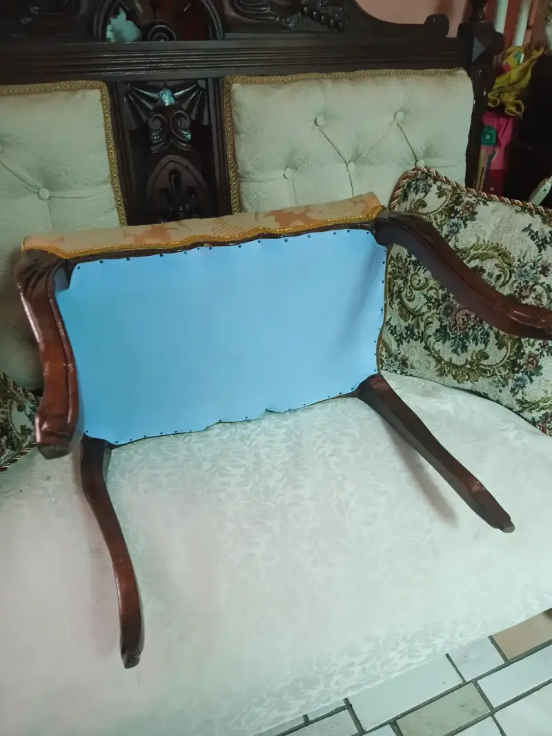 Banqueta de madera con tapiz clásico - 4