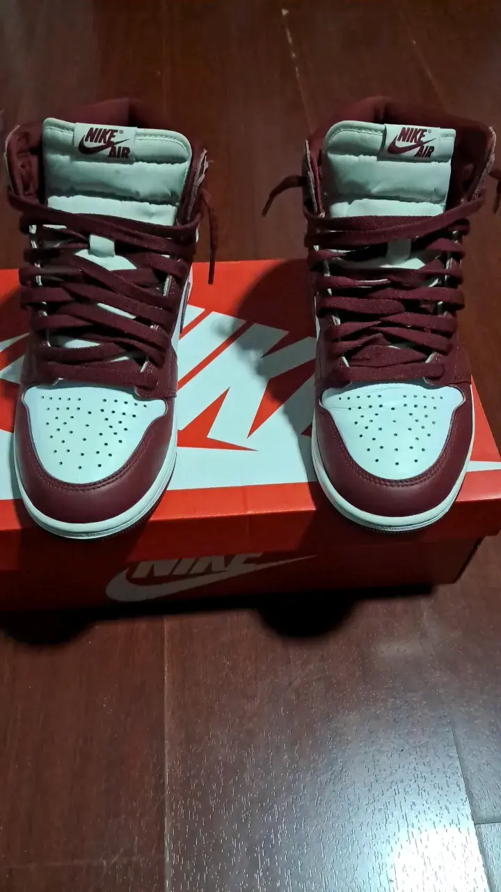 Zapatillas Nike Air Jordan 1 Mid Burdeos - 1