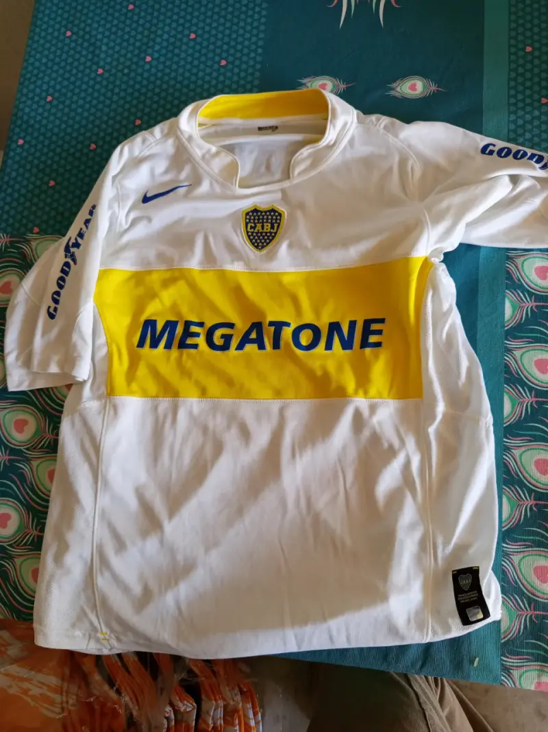 Camiseta de fútbol Boca Juniors blanca y amarilla - 1