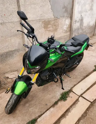 Motocicleta Dominar 400, unico dueño - miniatura 1