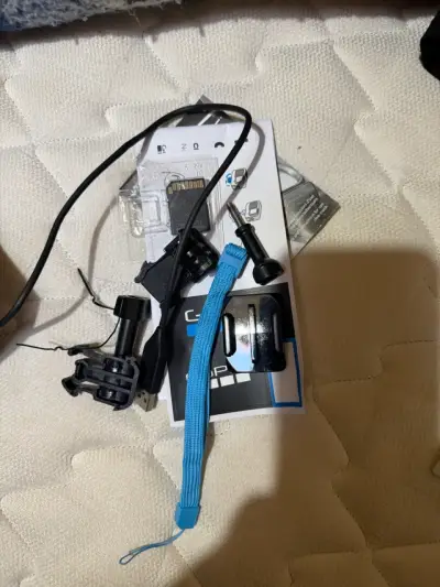 Cámara de acción GoPro Hero 10 Black con cable USB - miniatura 6