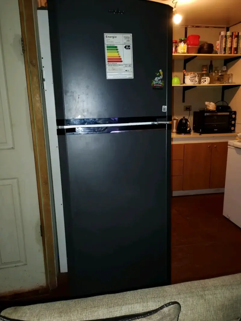 Refrigerador Mabe Negro de Dos Puertas - 1