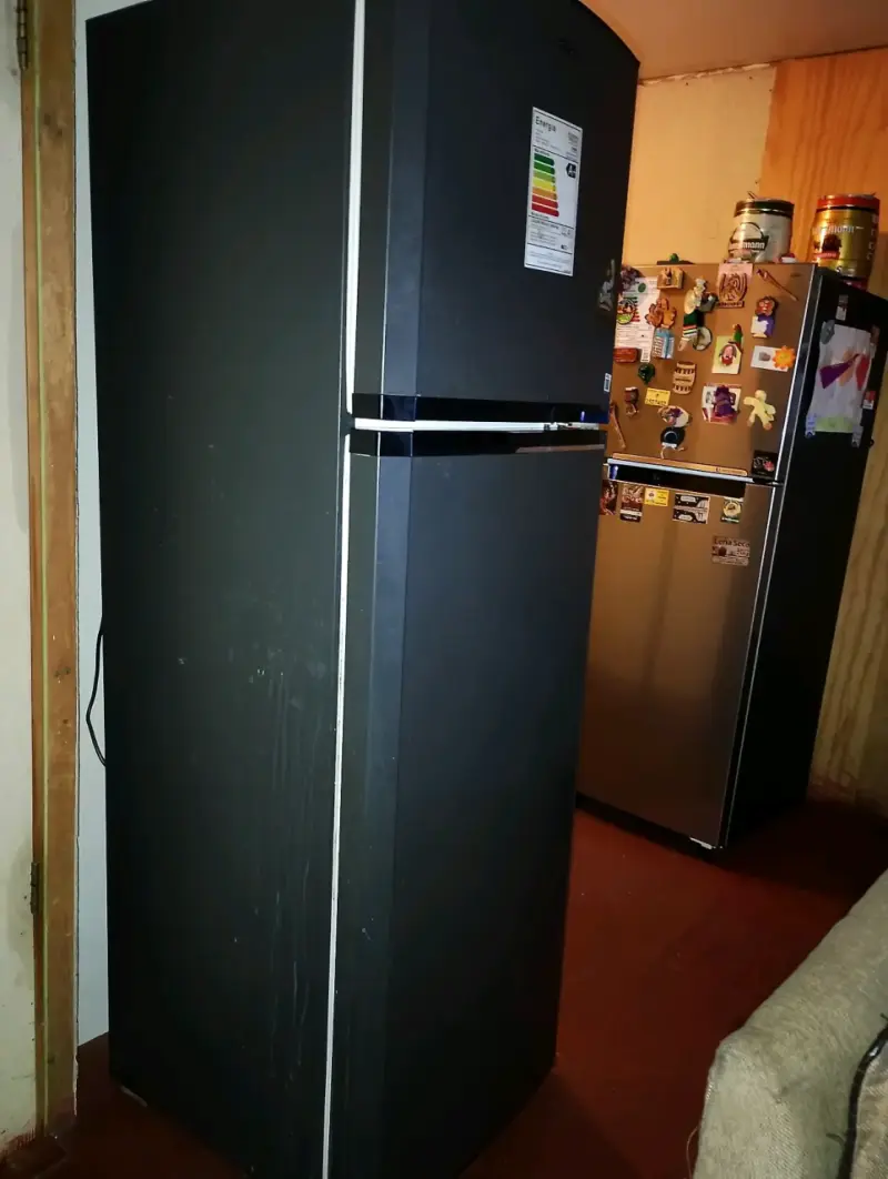 Refrigerador Mabe Negro de Dos Puertas - 2