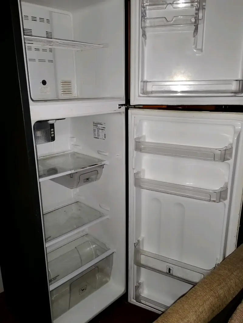 Refrigerador Mabe Negro de Dos Puertas - 3