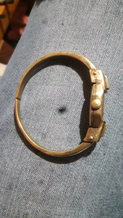 Reloj pulsera vintage dorado para mujer - miniatura 2