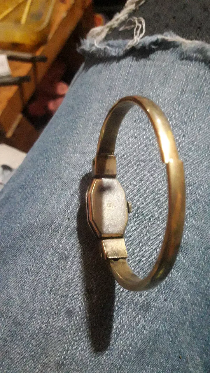 Reloj pulsera vintage dorado para mujer - 4