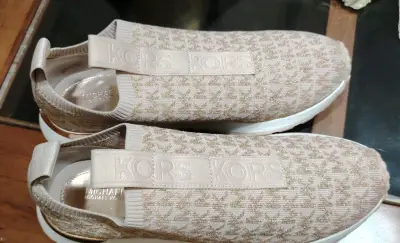 Zapatillas deportivas Michael Kors doradas - miniatura 1