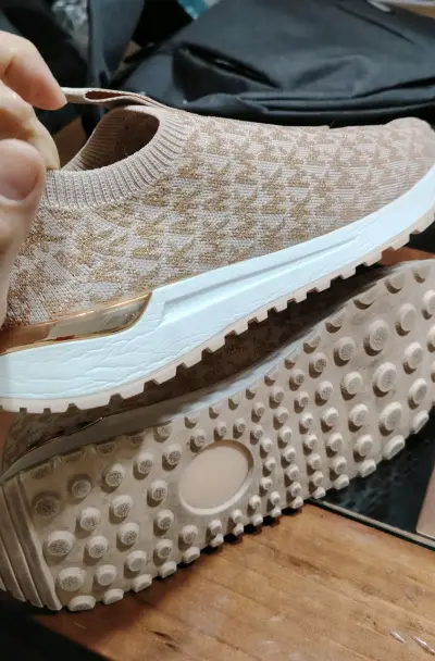 Zapatillas deportivas Michael Kors doradas - miniatura 2