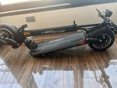 Scooter eléctrico Speedway V con accesorios - miniatura 5