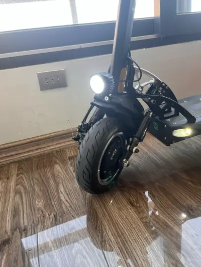 Scooter eléctrico Speedway V con accesorios - miniatura 6