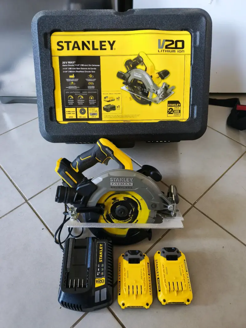Sierra circular Stanley V20 con2 baterías y cargad - 3