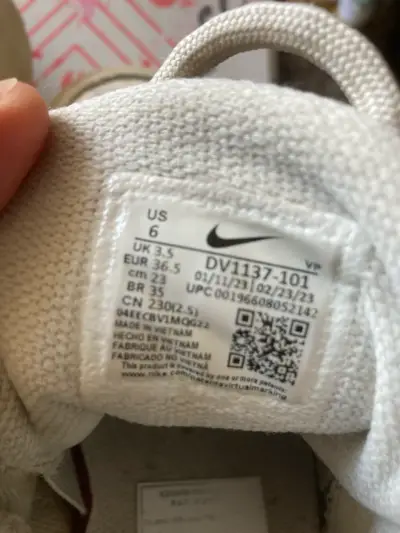 Zapatillas deportivas Nike Air blancas usadas - miniatura 2