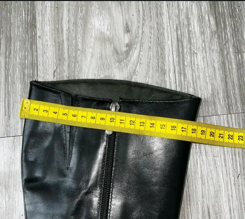 Botas negras de cuero con tacón alto - 4