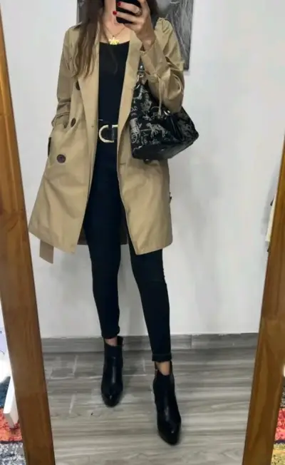 Bolso Coach negro con diseño de carruajes - miniatura 3