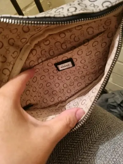 Riñonera Guess con estampado monograma - miniatura 3