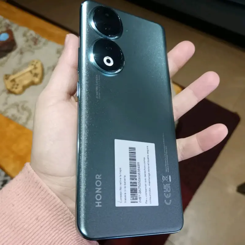 Smartphone Honor con cámara dual y diseño elegante - 1