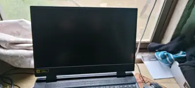 Laptop Acer Nitro 5 con teclado retroiluminado - miniatura 1