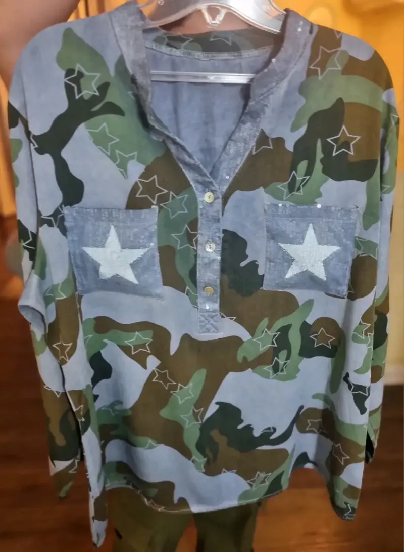 Blusa de algodón con estampado militar