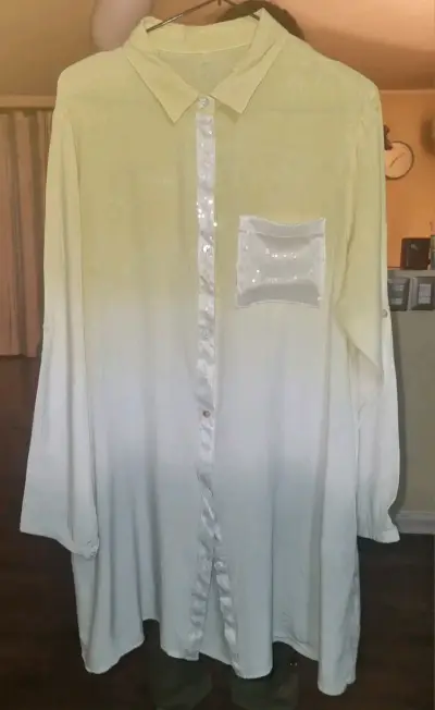 Blusa larga blanca con lentejuelas - miniatura 1
