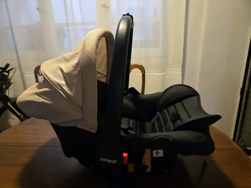 Silla de Auto para Bebé Infanti con Base - 5