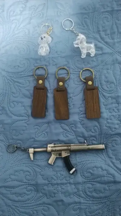 Set de llaveros variados - miniatura 1