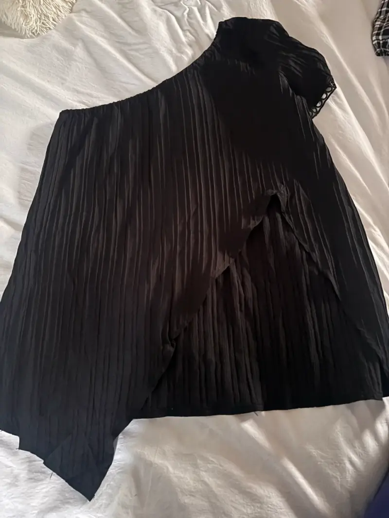 Blusa de cuadros negros con mangas abullonadas - 2