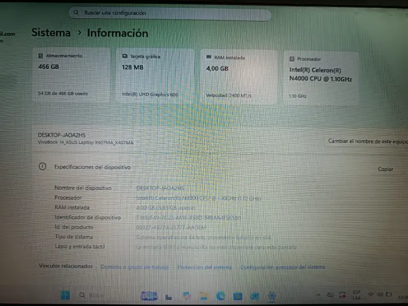 Laptop ASUS VivoBook con Intel Celeron y 4GB RAM - 4