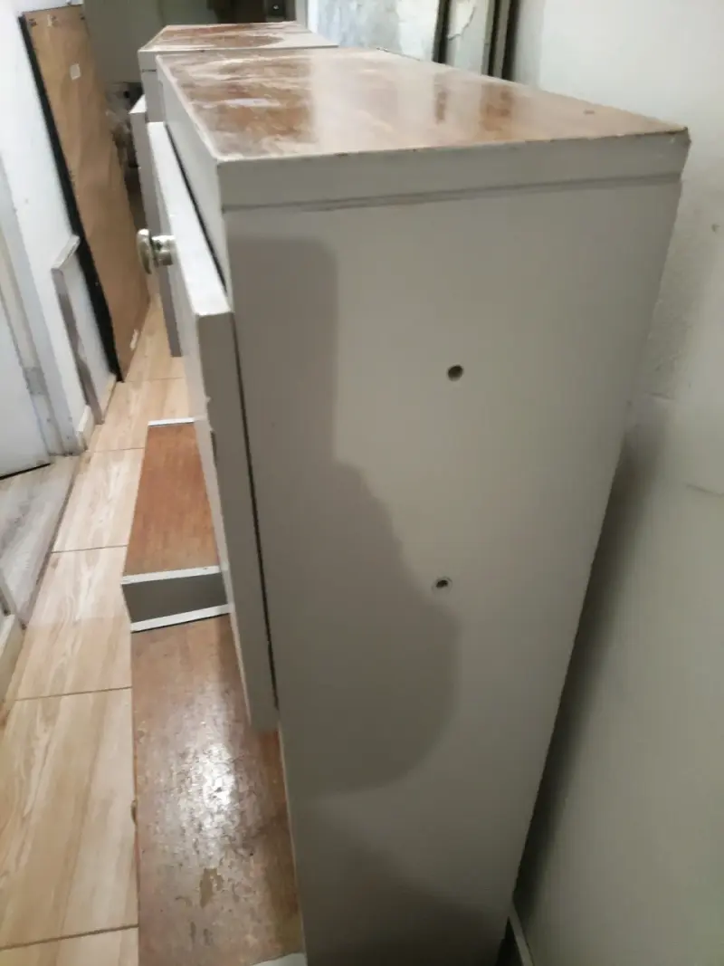 2 Mesas de noche de madera con cajones - 4