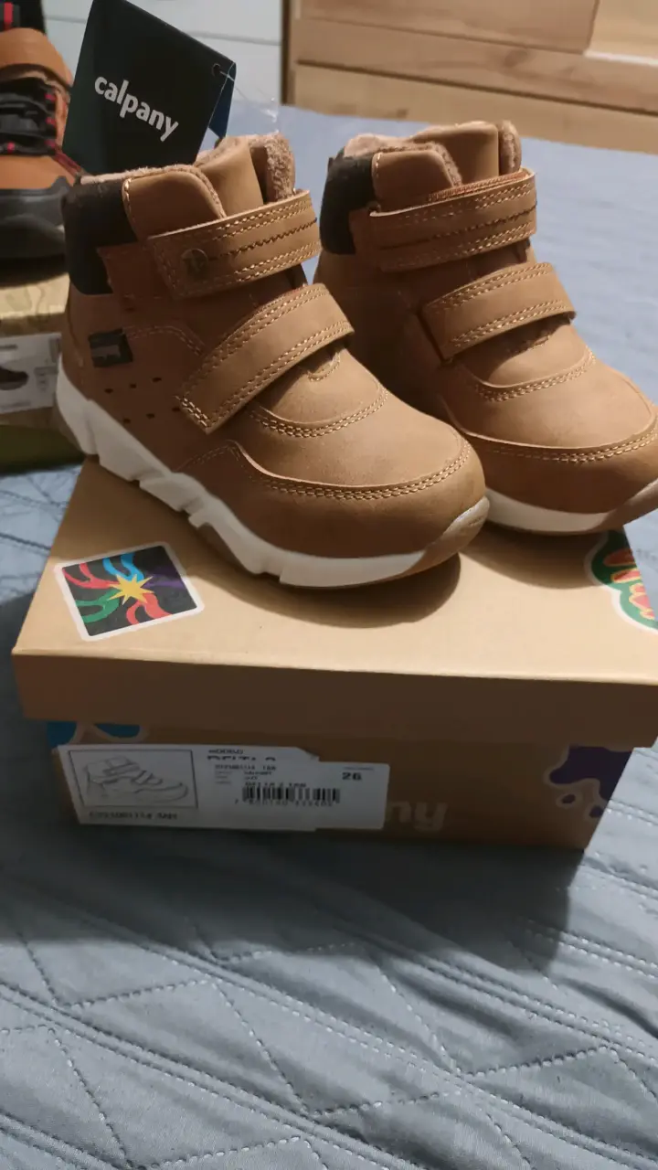 Botines para niños Calpany color camel nuevo
