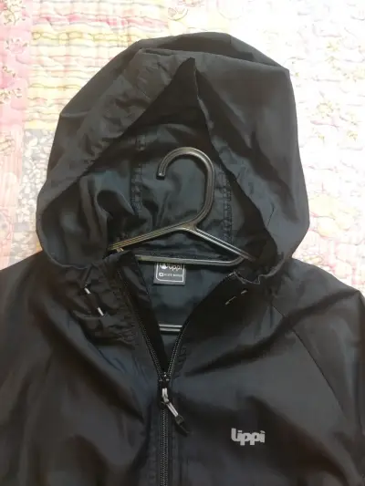 Chaqueta cortaviento Lippi con capucha talla M - miniatura 2